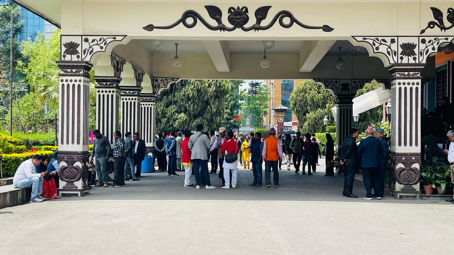 रेशम चौधरी पक्राउ परेपछि जनमत र नाउपाबीचको एकता घोषणा सभा स्थगित (भिडियाेसहित)