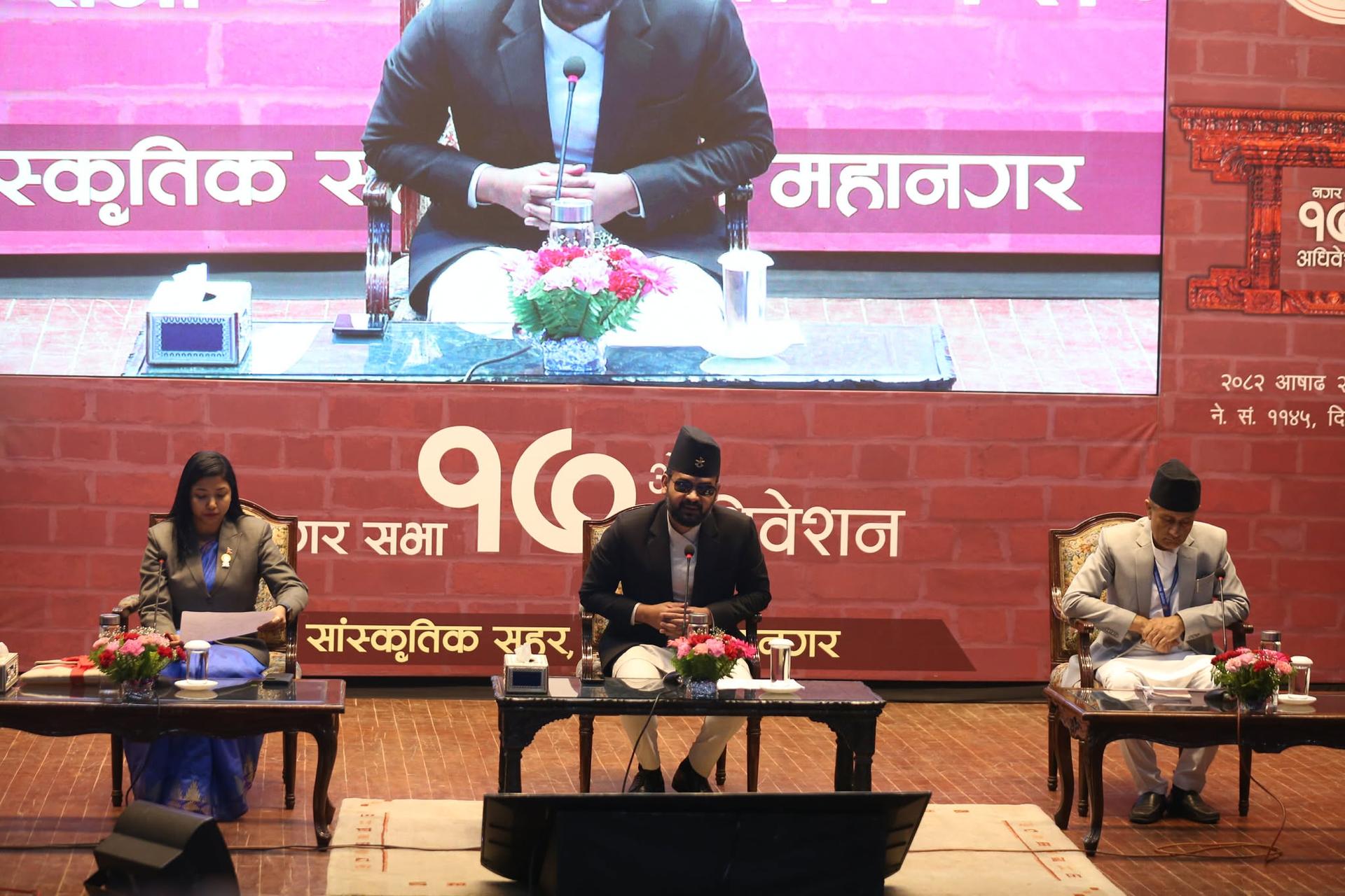 प्रमुख प्रशासकीय अधिकृतसँग बालेनको 'शीतयुद्ध', दोस्रो पटक सार्वजनिक मञ्चमै गरे उपेक्षा