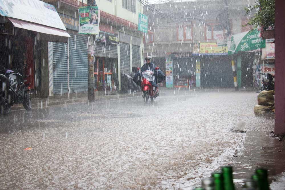 दसैँको टीकाकै दिन देशभर बदली र वर्षा, केही प्रदेशमा भारी वर्षाको सम्भावना