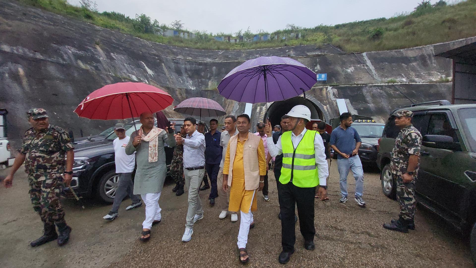 राष्ट्रिय गौरवको आयोजनामा चरम ढिलासुस्ती, मुख्यमन्त्री सिंहले स्थलगत अनुगमनमै पोखे असन्तुष्टि