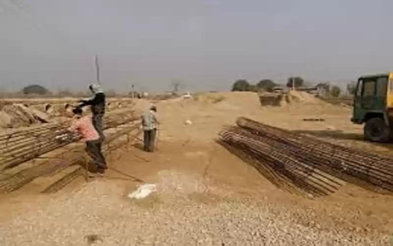 हुलाकी राजमार्ग निर्माणको काम अवरुद्ध