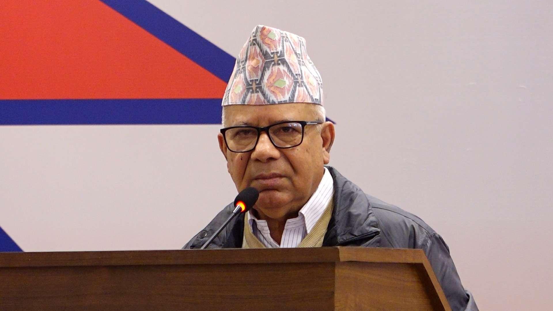 कम्युनिस्ट एकताको आवश्यकता छ तर स्पष्ट आधार बिना सम्भव छैन : माधव नेपाल