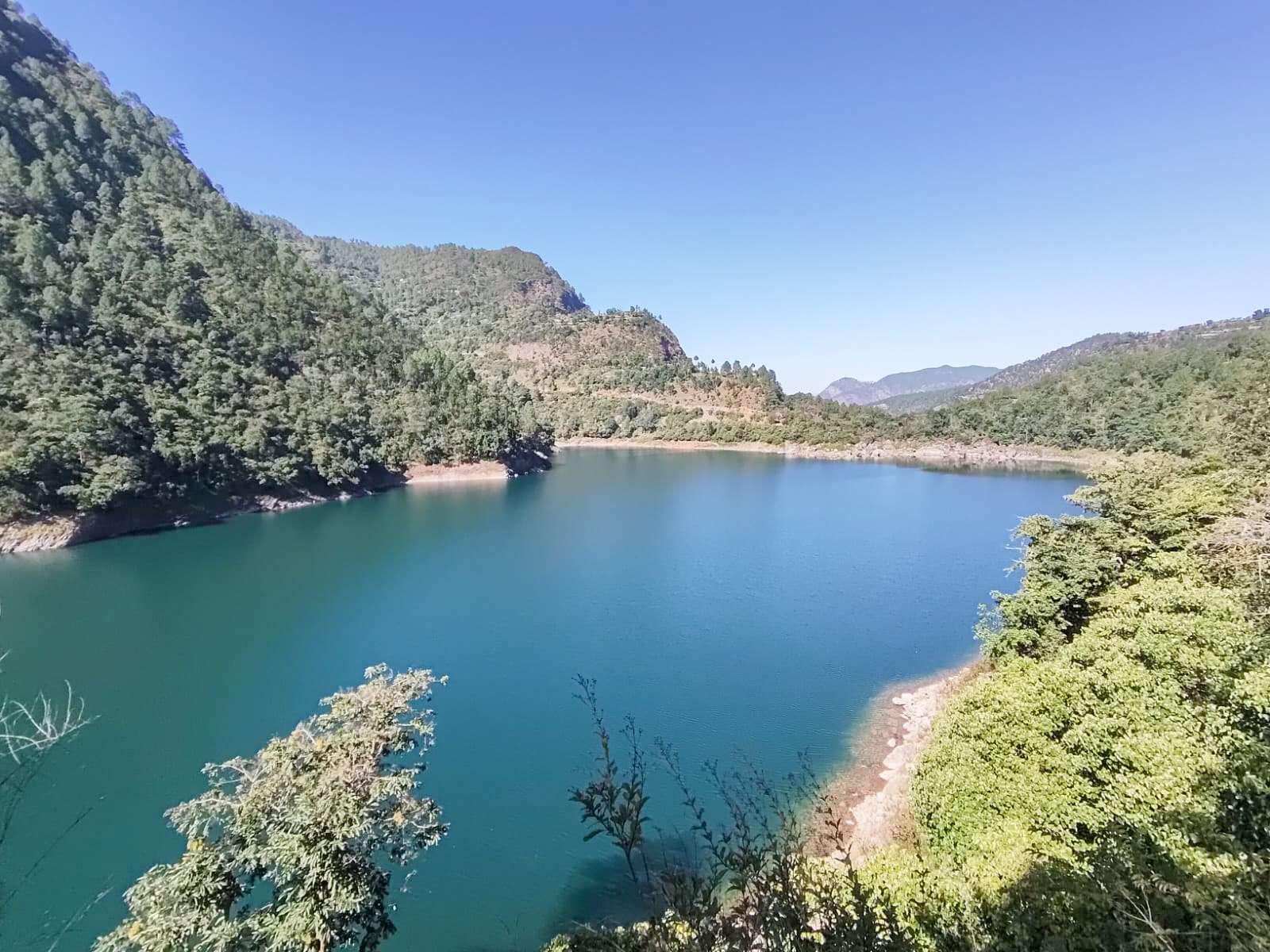 वर्षमा तीन पटक रङ्ग बदल्ने मनमोहक कुपिन्डे दह