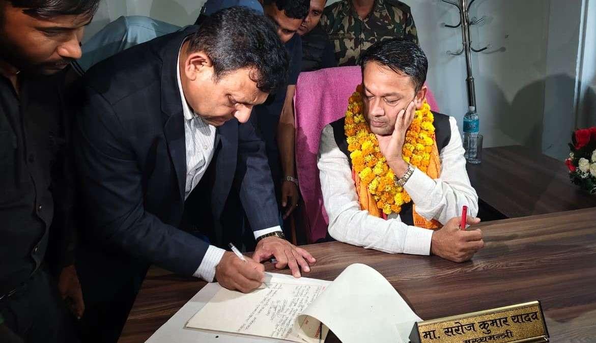 मुख्यमन्त्री यादवले गरे पदभार ग्रहण, मधेसका शहीदलाई मधेस रत्न दिइने पहिलो निर्णय