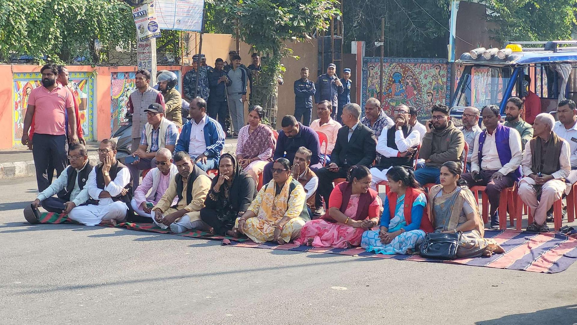 ७ दलको विरोध प्रदर्शन आज पनि जारी
