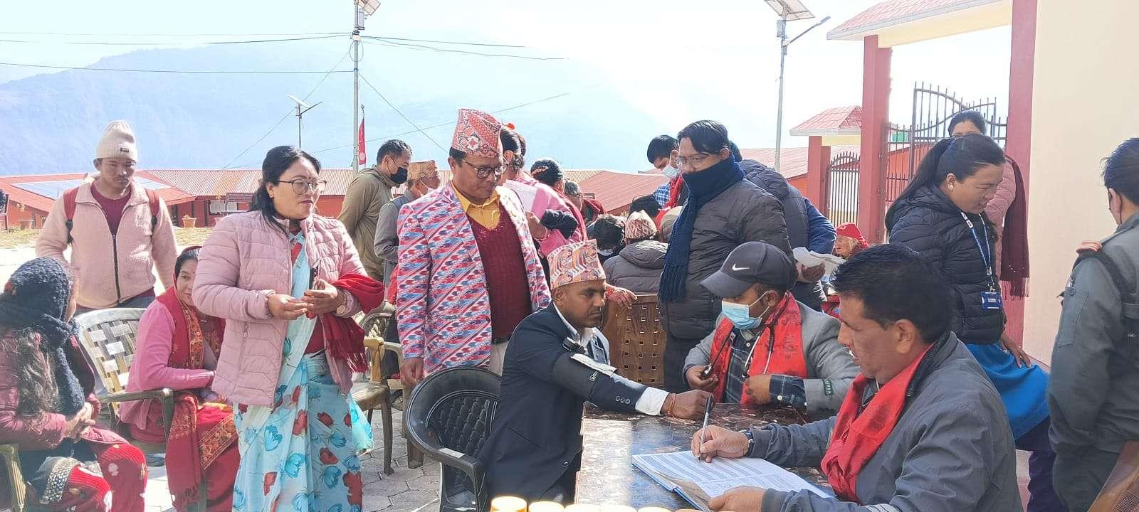 रामेछापमा आयुर्वेदिक उपचारप्रति बढ्दो आकर्षण