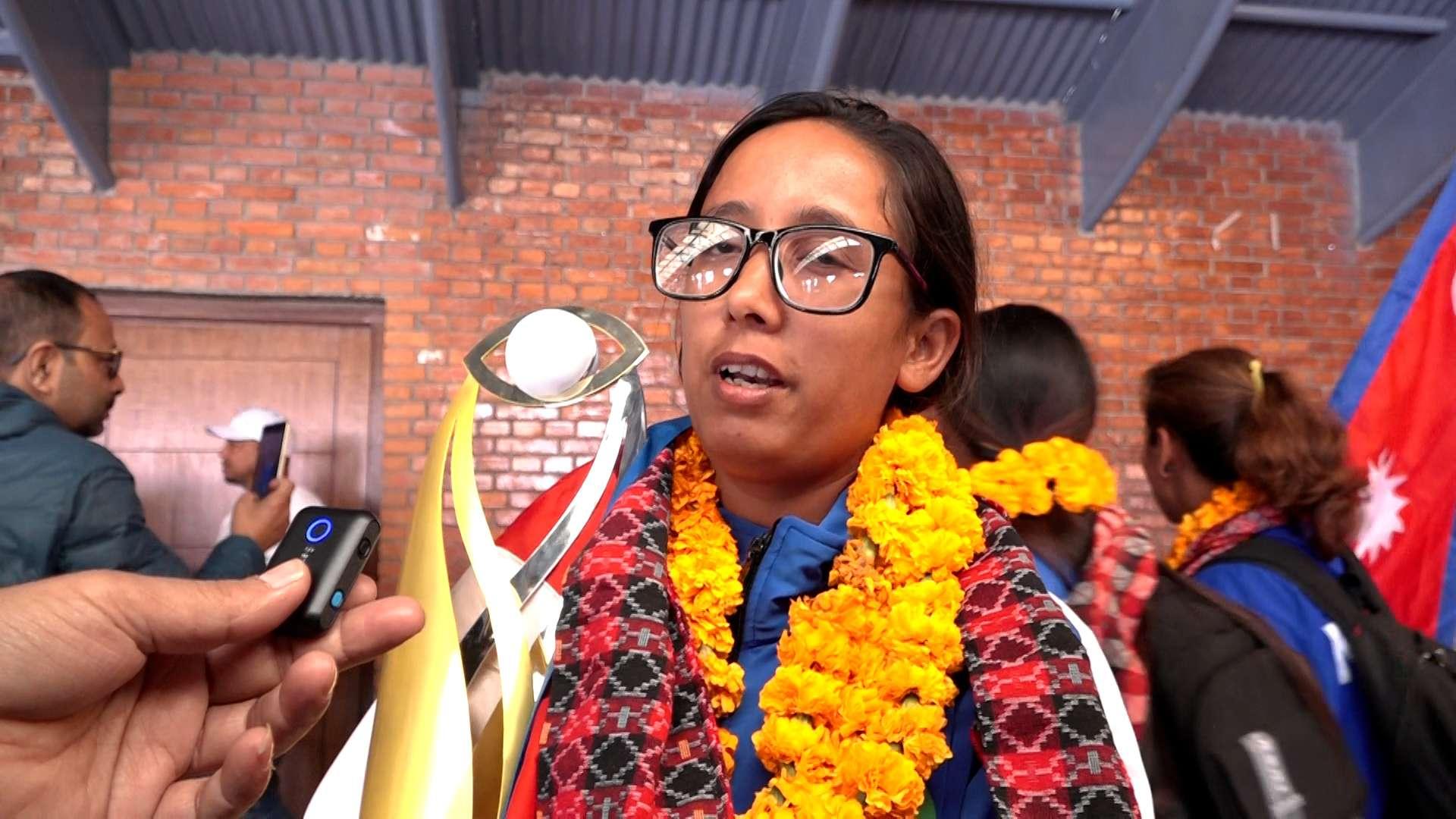 दृष्टिविहीन महिला टोलीको गुनासो : राष्ट्रबाट आवश्यक सहयोग नपाउँदा ट्रफि ल्याउन सकेनौं