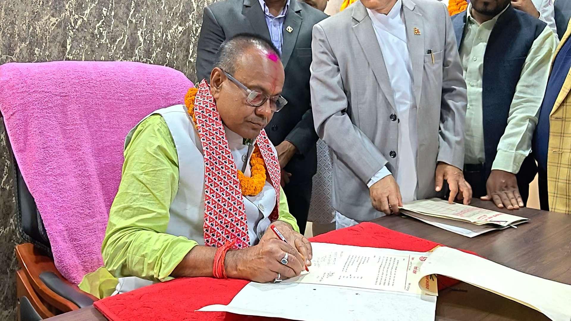 नवनियुक्त मुख्यमन्त्री यादवद्वारा पदभार ग्रहण, सुशासन कायम गर्ने पहिलो निर्णय