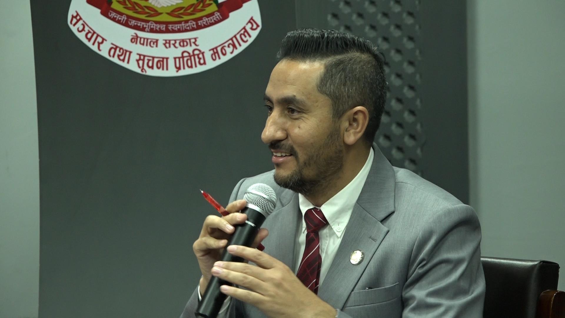अनलाइन टिभी मिडियाहरुलाई नीतिगत रुपमा सुधार गरेर लैजान आवश्यक : मन्त्री खरेल