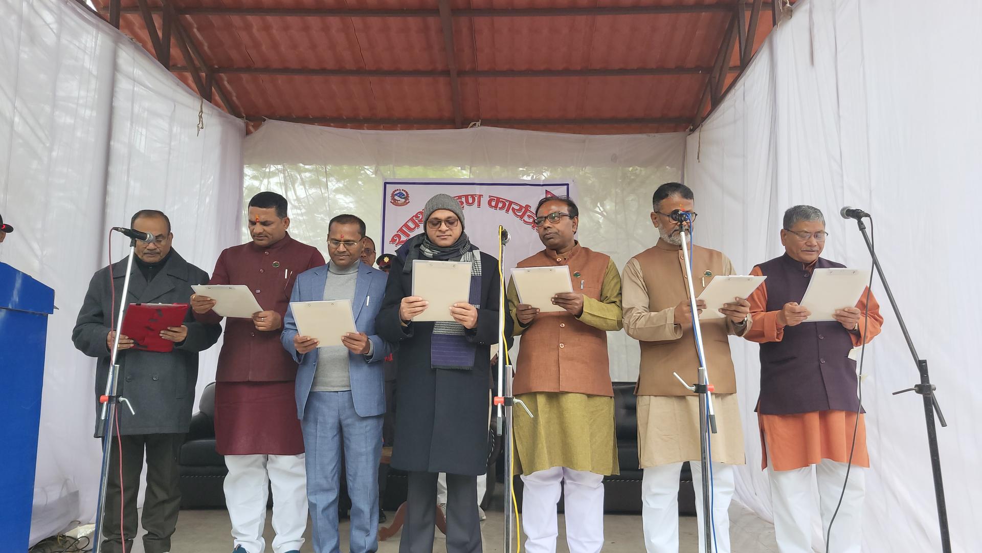 मधेश प्रदेशमा मन्त्रिपरिषद् विस्तार,६ जना मन्त्रीले लिए सपथ