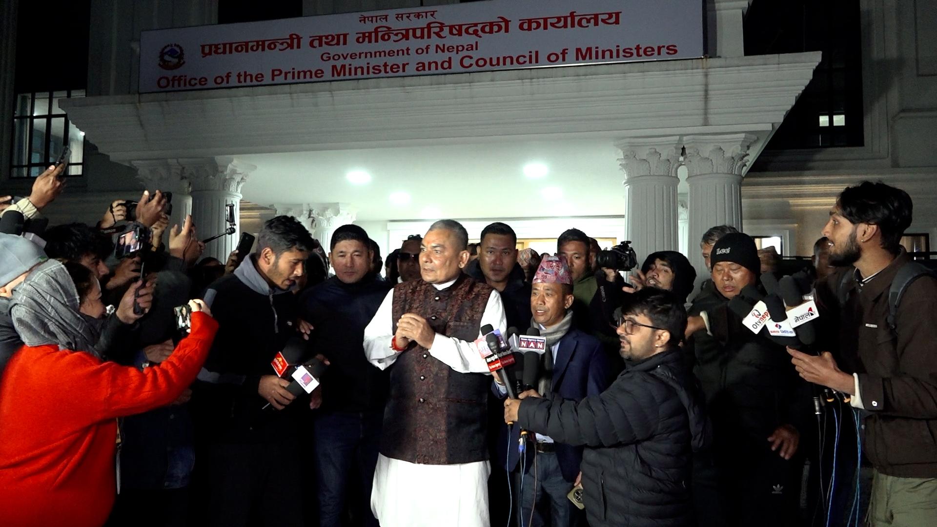 प्रधानमन्त्रीसँग भेटेपछि प्रसाईंले भने, पुस २ सम्म सरकारले हाम्रो मागबारे निर्णय नलिए चुनाव हुँदैन्