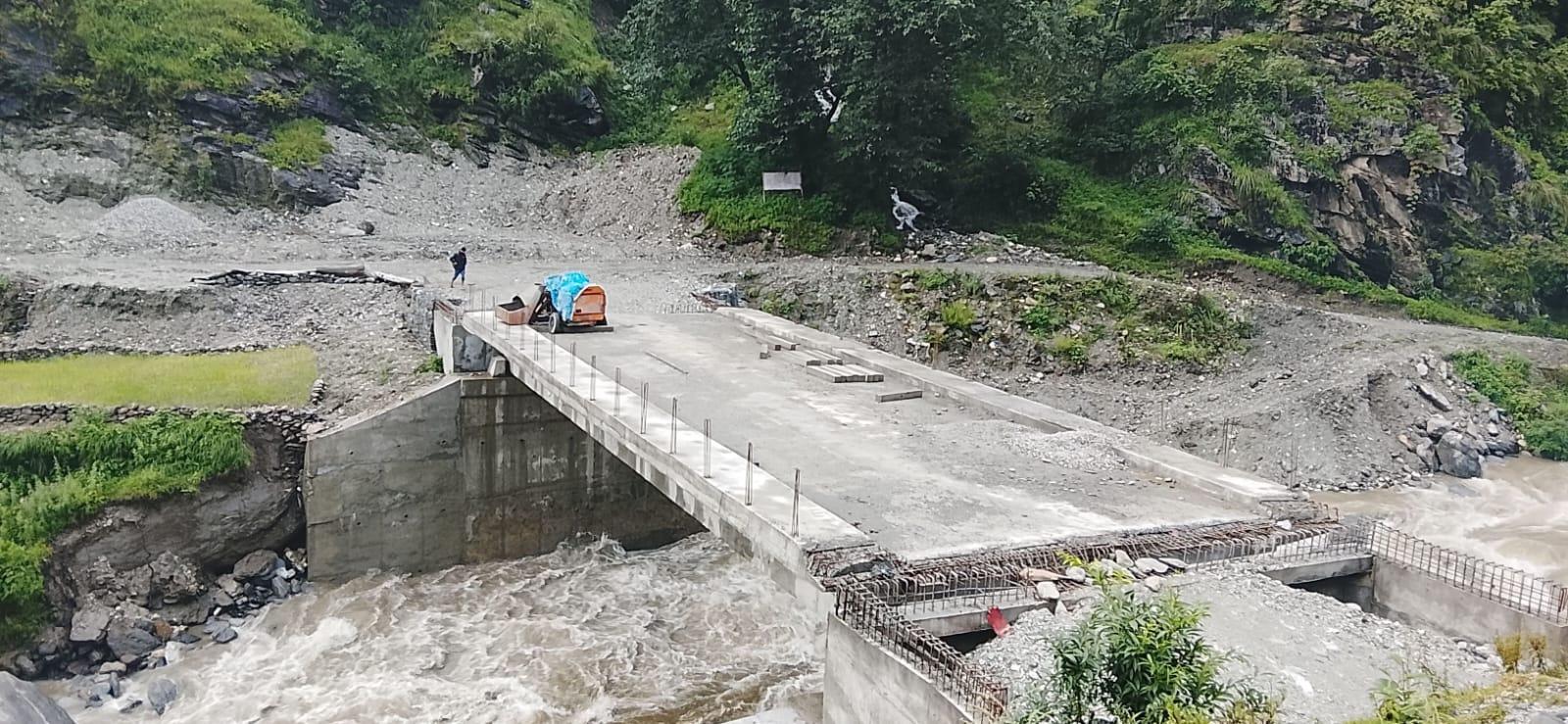 बाजुराको अनाई खोलामा निर्माणाधीन पक्की पुलको ९० प्रतिशत भौतिक प्रगति