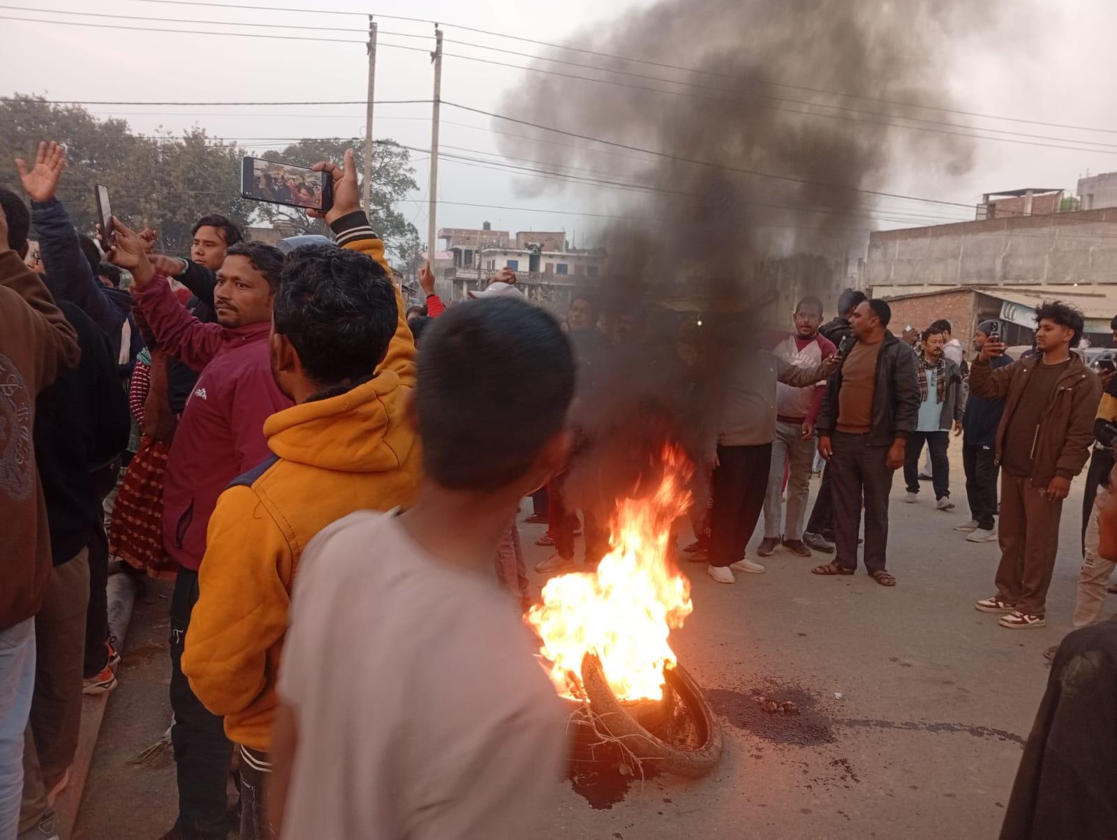 अस्पतालबाटै किशोरीको शव हराएपछि गोलबजारमा चक्का जाम