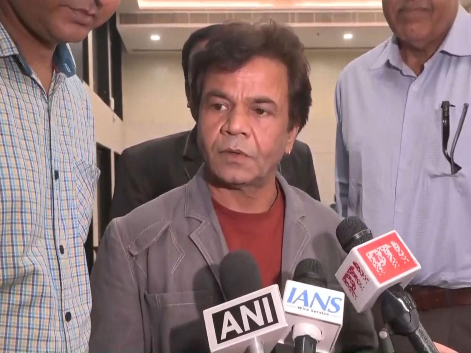 जेलमा रहेका भारतीय अभिनेता राजपाल यादवलाई गुरमीत चौधरी र सोनु सूदको साथ