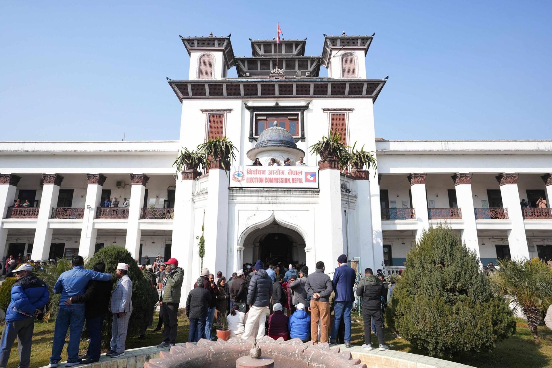 निर्वाचन १६ दिन बाँकीः बैंक तथा वित्तीय संस्थामा खाता खोल्ने उम्मेदवारको सङ्ख्या बढ्दै