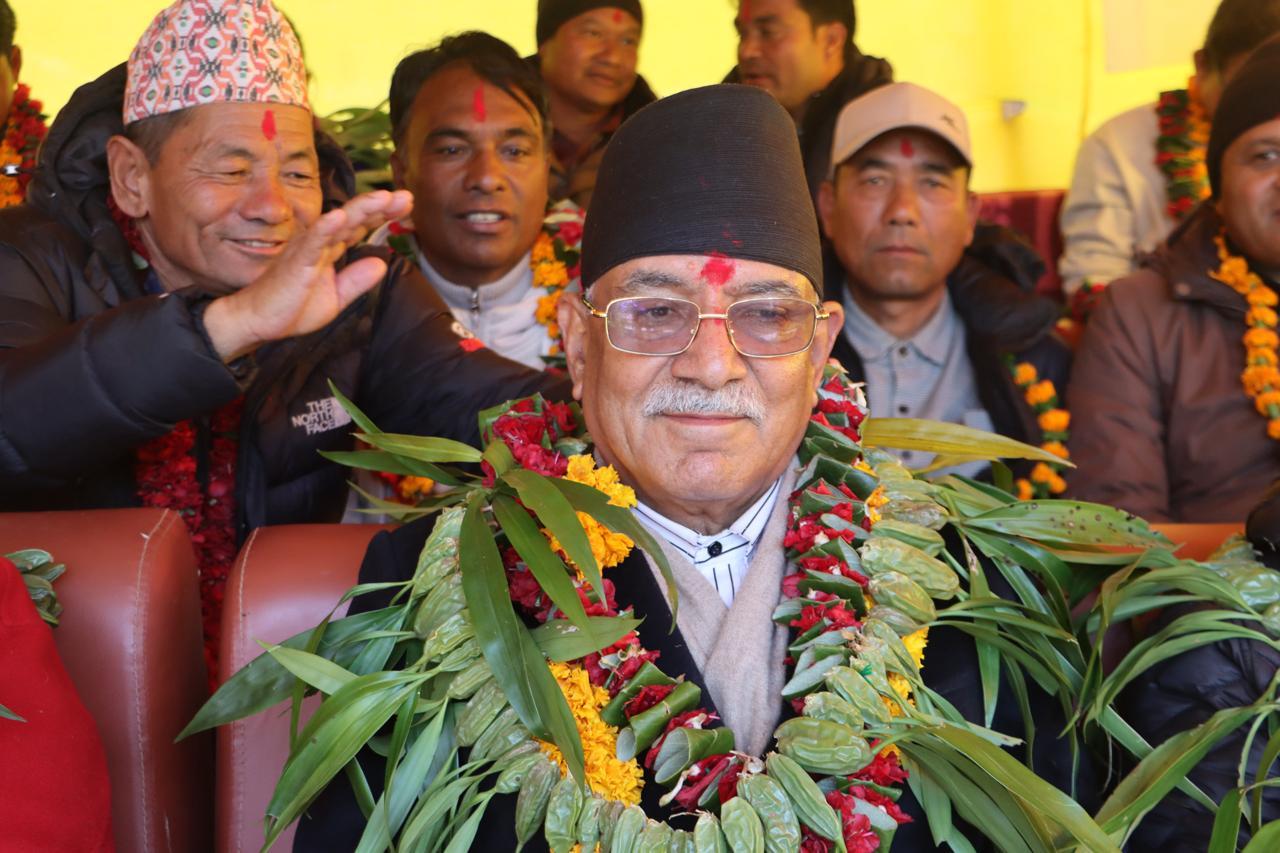 चुनबाङबाट प्रचण्डको उद्घोष : ‘आगो लगाउने र कुशासन चलाउनेहरू हार्नेछन्, गणतन्त्र ल्याउनेहरू जित्नेछन्’