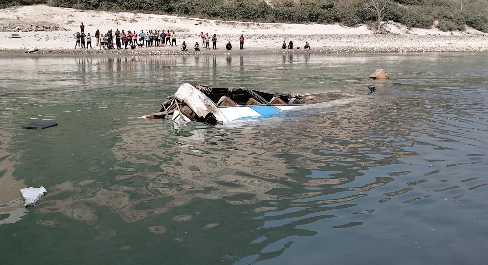 तामाकोसी बस दुर्घटना : थप एक जनाको शव फेला, मृतकको संख्या १४ पुग्यो