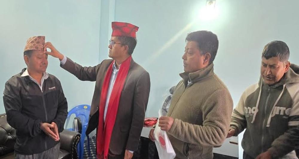 रवि लामिछाने प्युठान पुगेको भोलिपल्टै रास्वपा नगर सदस्य एमाले प्रवेश