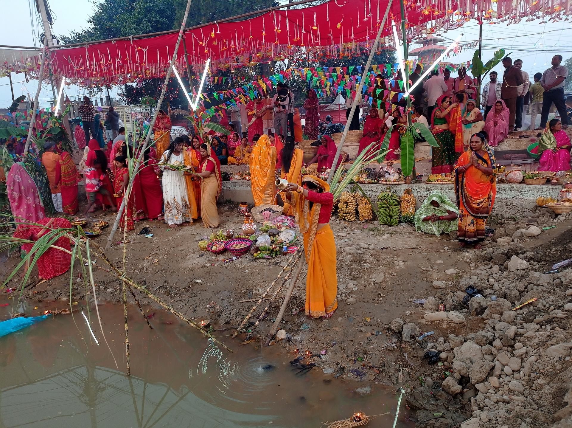 उदाउँदो सूर्यलाई अघ्र्य दिँदै वासन्ती छठ सम्पन्न