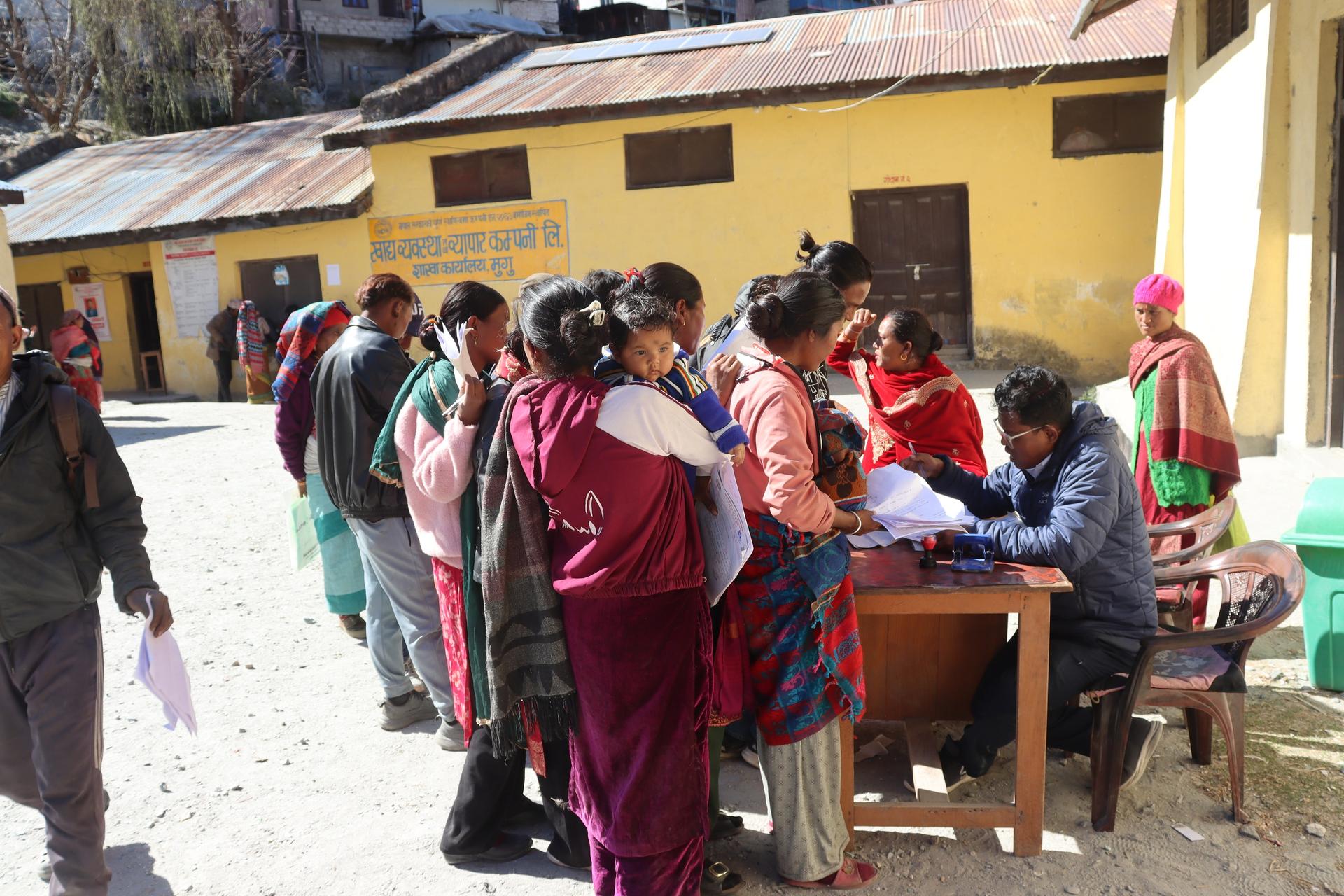 जन्म र मृत्यु संस्कारमा निःशुल्क खाद्य वितरणले स्थानीयबासी खुशी