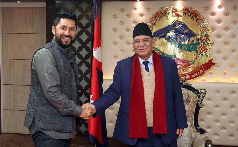 निर्वाचनपछि नेताहरूबीच संवादको चटारो,रवि र प्रचण्डबीच टेलिफोन वार्ता