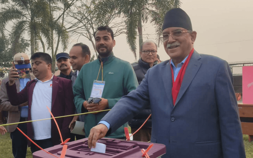 'निर्वाचन नै एकमात्र विकल्प हो'-चितवनबाट मतदान गरेपछि प्रचण्डको प्रतिक्रिया