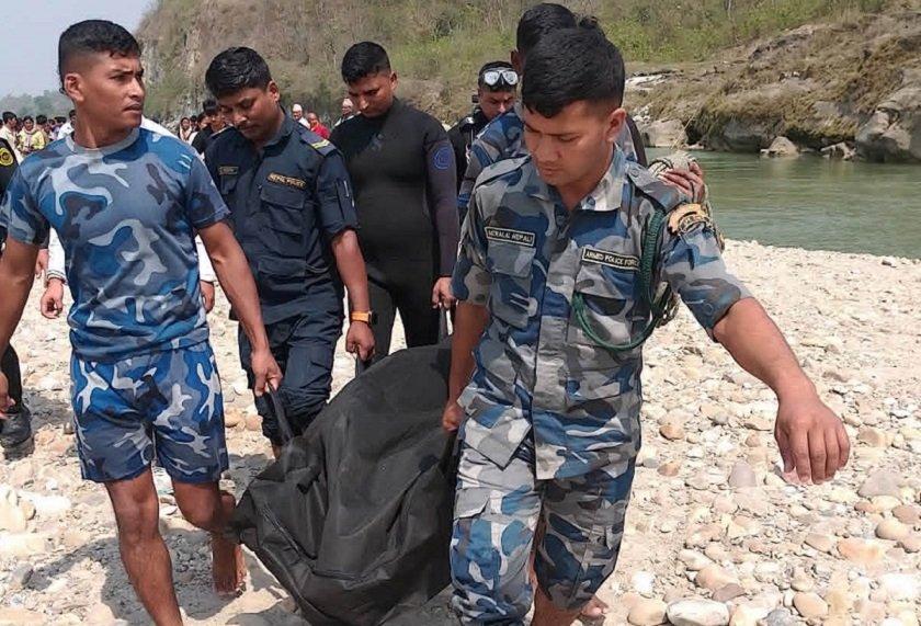 कमल खोलामा पौडी खेल्ने क्रममा बेपत्ता युवकको शव फेला
