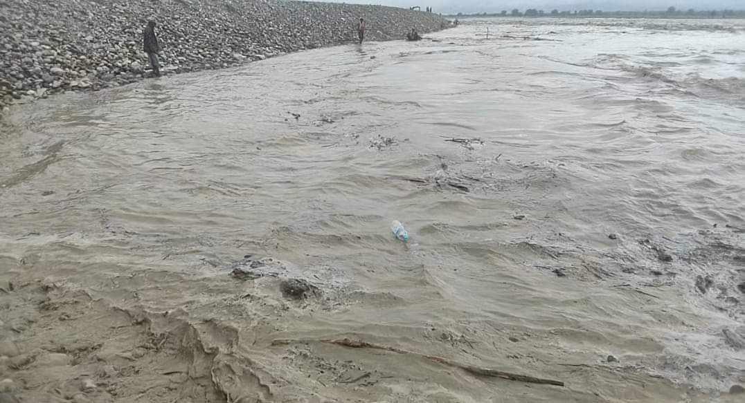 महाकालीमा बगेर एक जना बेपत्ता