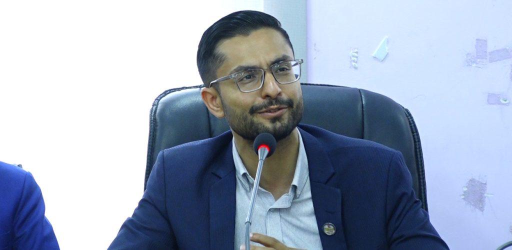 शिक्षामन्त्री पोखरेल र बेलायती राजदूत फेनबीच शिष्टाचार भेट, शैक्षिक सहकार्यमा छलफल