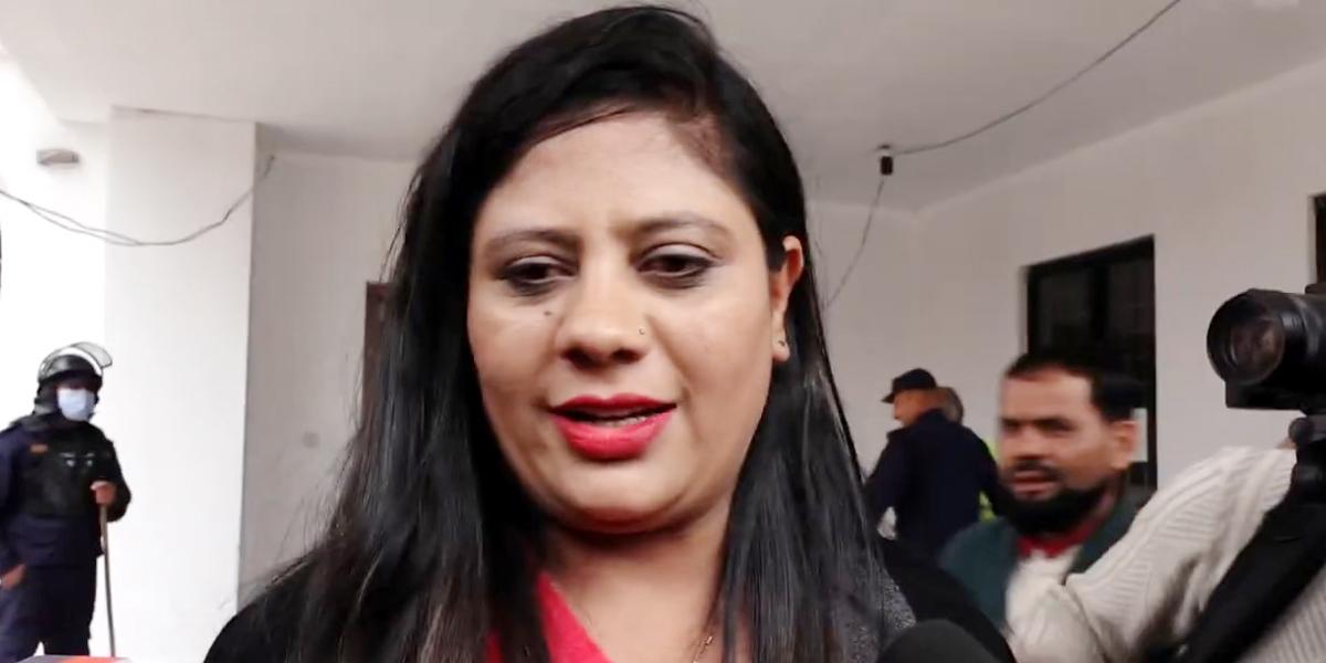 महेश बस्नेतमाथि कारबाहीको माग गर्दै शोभा पाठक आमरण अनसनमा