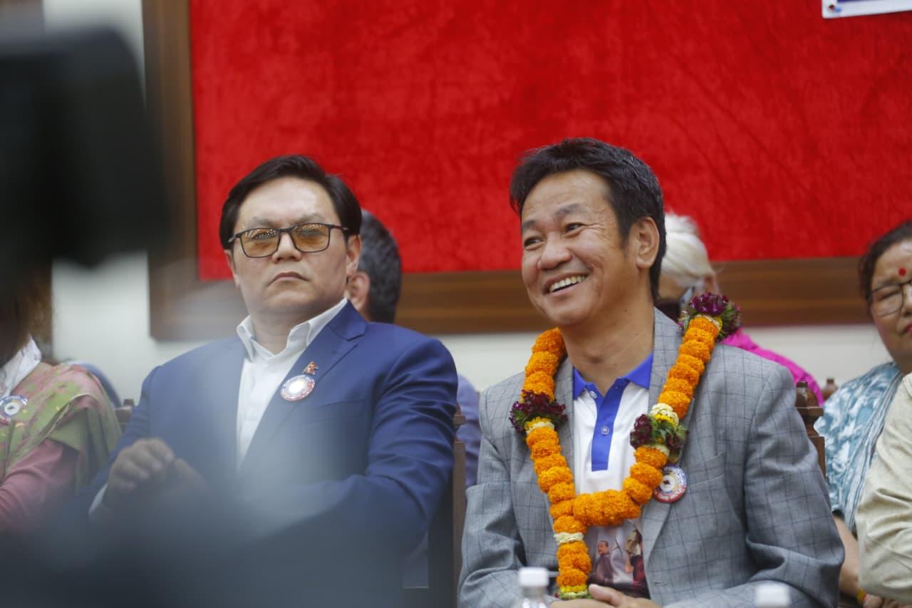 सुदन किराँतीपछि कुलमान घिसिङलाई पनि पार्टीमा ल्याउने हर्क साम्पाङको दाबी