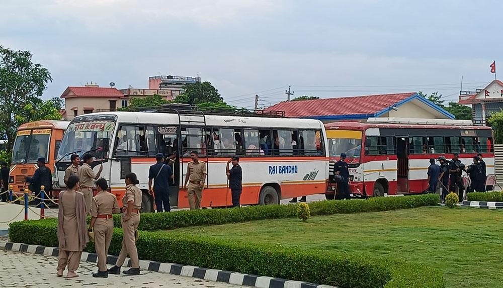 भारतमा अलपत्र परेका ४५३ नेपालीको उद्धार