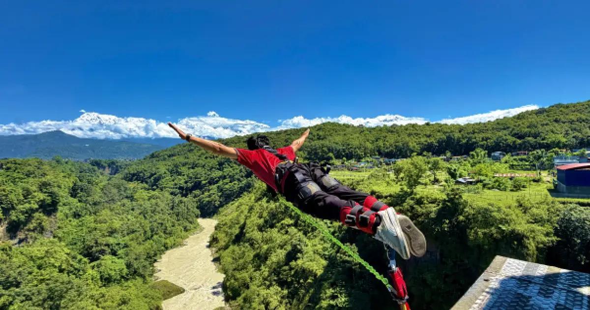 एकातिर माछापुच्छ्रे, अर्कातर्फ सेतीको खोंच : किन रोज्छन् भारतीय पर्यटक पोखराको बञ्जी ?