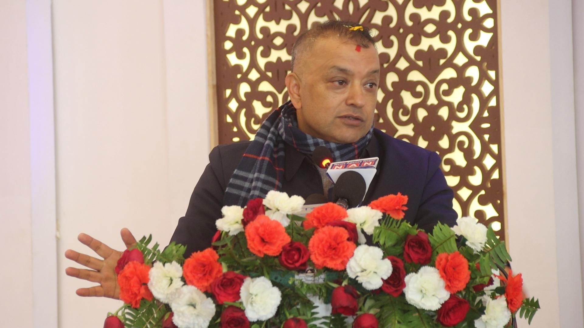 संविधानलाई सही बाटोमा फर्काउन चुनाव अनिवार्य छ : गगन थापा