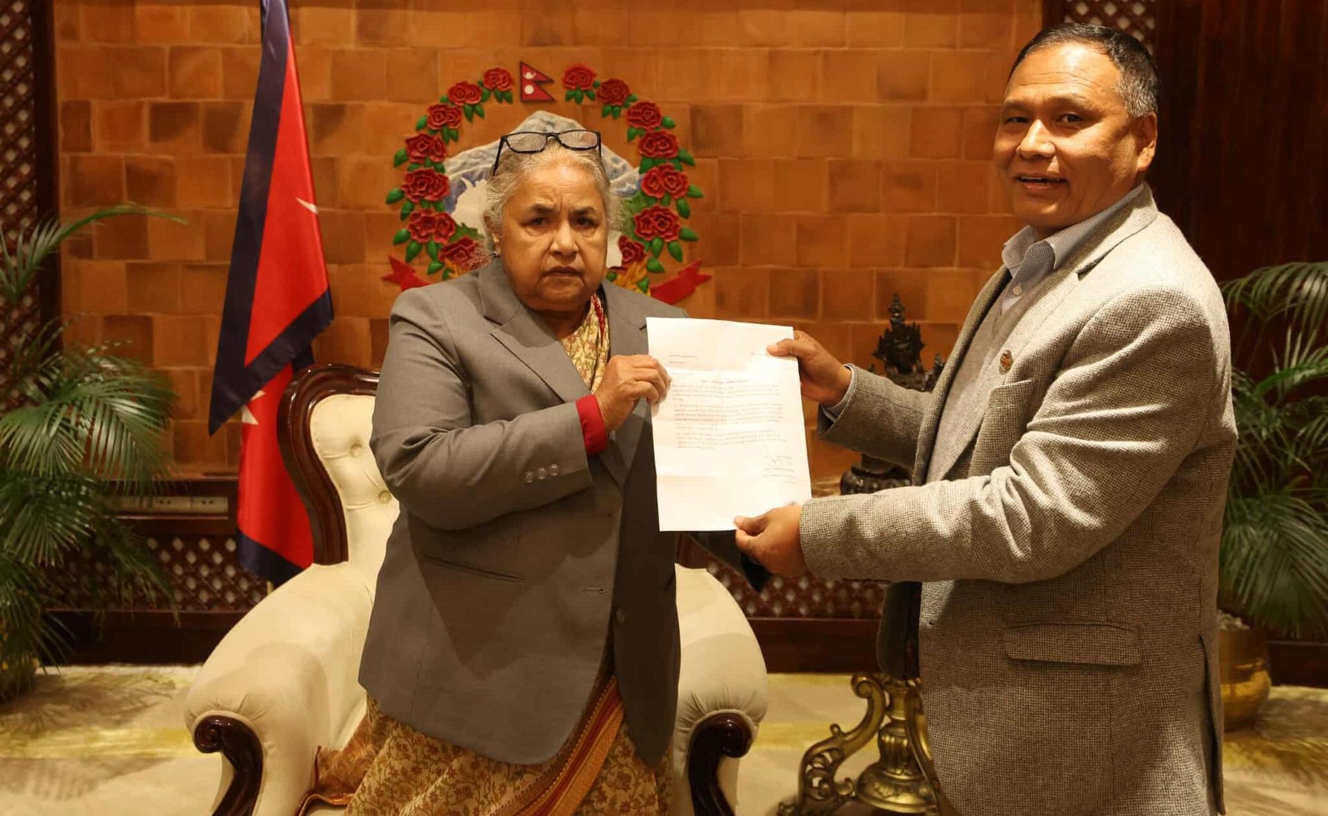 चौतर्फी आलोचना भएपछि कुलमान घिसिङले आजै दिए मन्त्री पदबाट राजीनामा