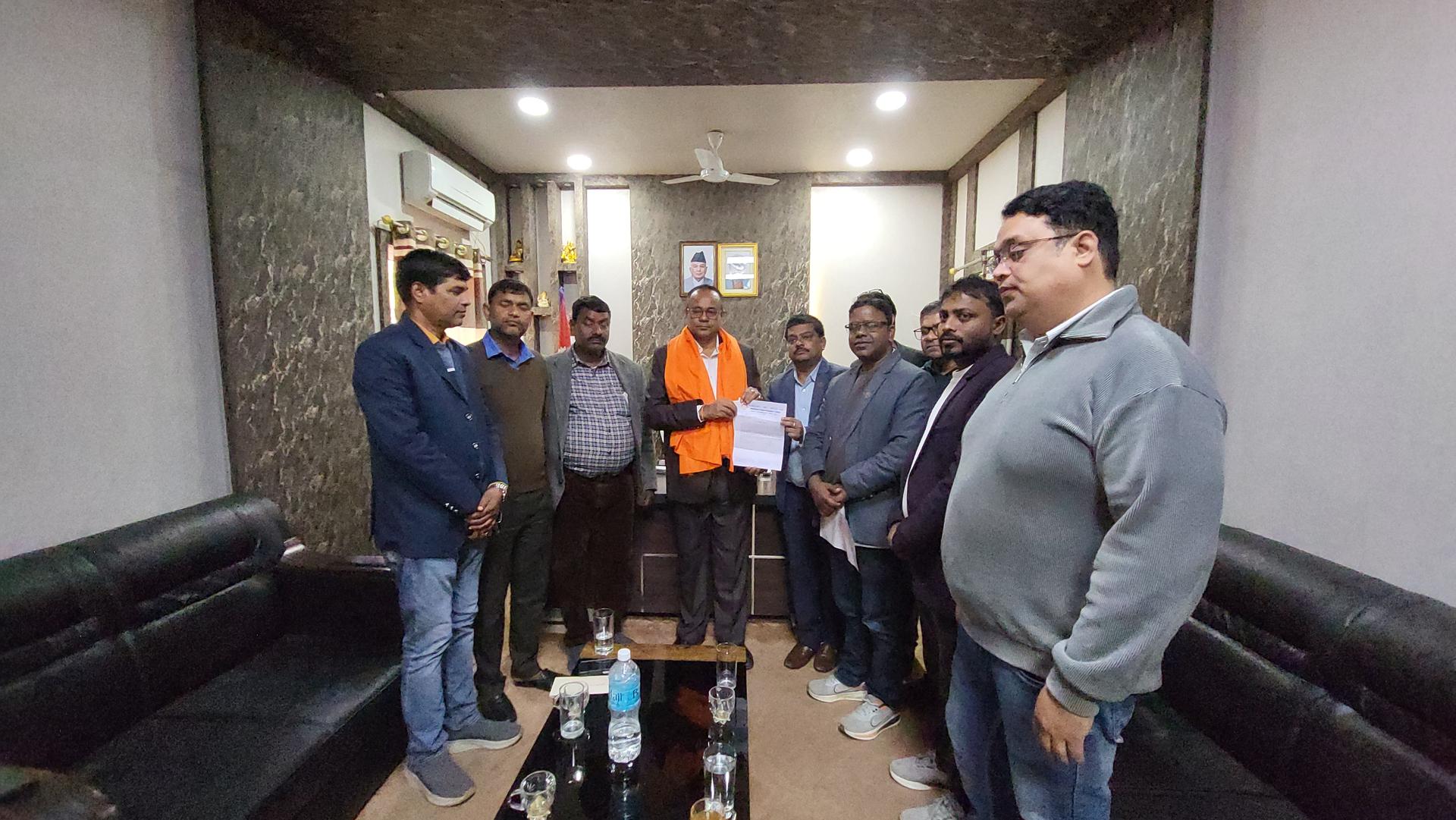 अटोमोवाइल्समा लाग्ने अव्यवहारिक जरिवाना मिनाहा गर्न माग