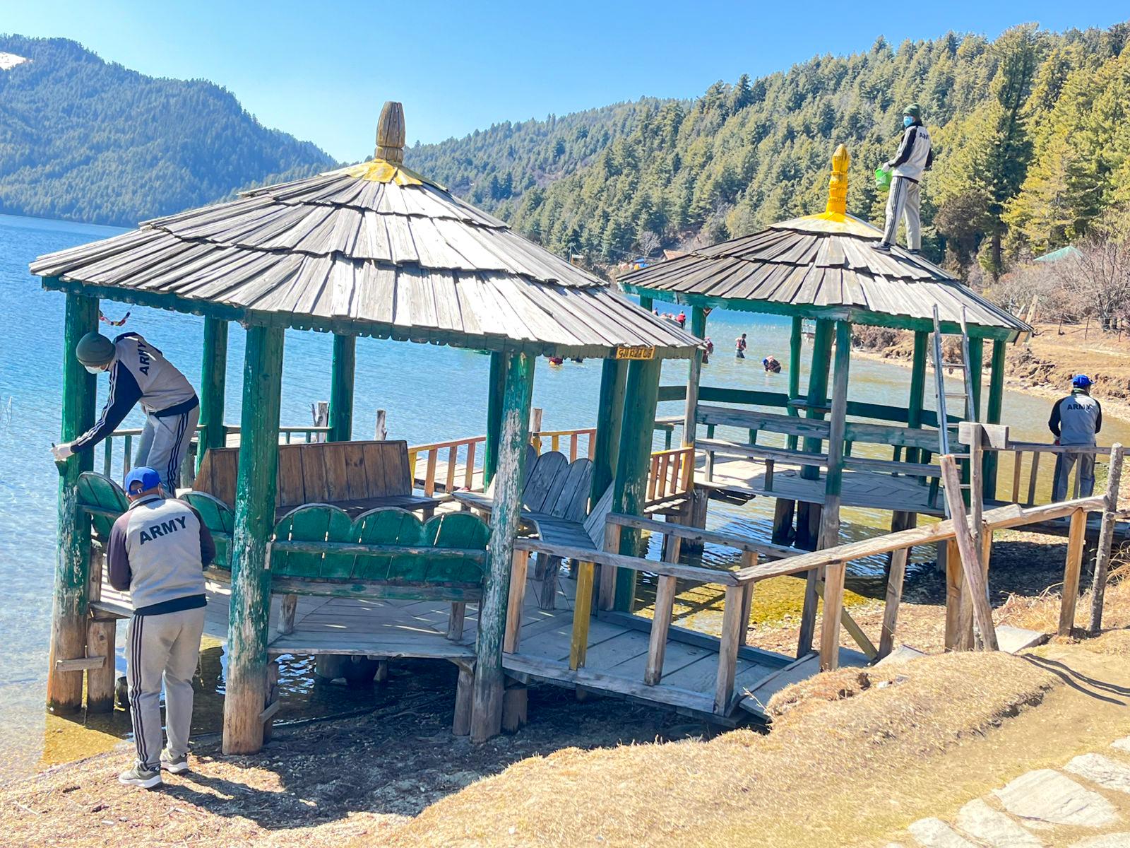 शिवरात्रि तथा सेना दिवसका अवसरमा रारा ताल क्षेत्रमा सेनाद्वारा सरसफाइ अभियान सुरु