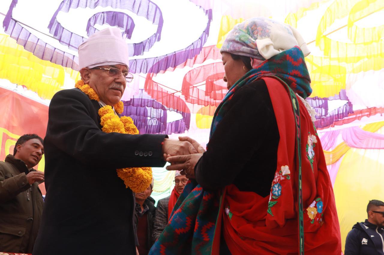 रुकुम पूर्वमा प्रचण्डद्वारा २५२ शहीद तथा बेपत्ता परिवार सम्मानित
