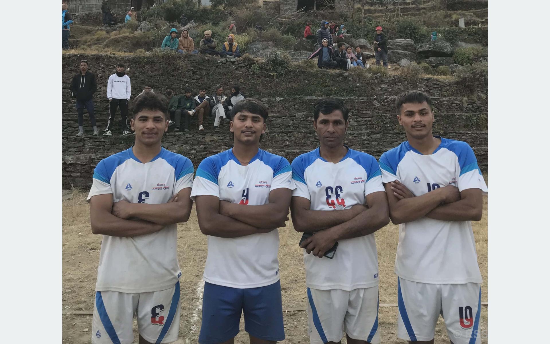 भलिबलको एउटै टिममा परिचारका चार जना सदस्य