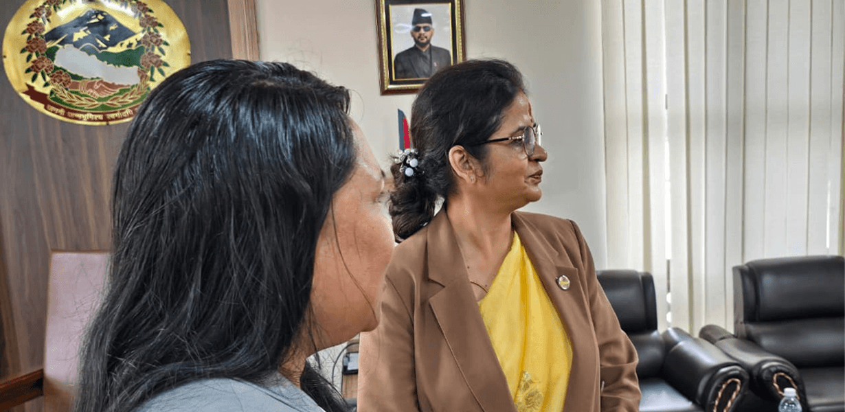 कम्पनी रजिष्ट्रार कार्यालयमा उद्योग मन्त्रीको छड्के अनुगमन: २८% कर्मचारी कटौतीको प्रस्ताव