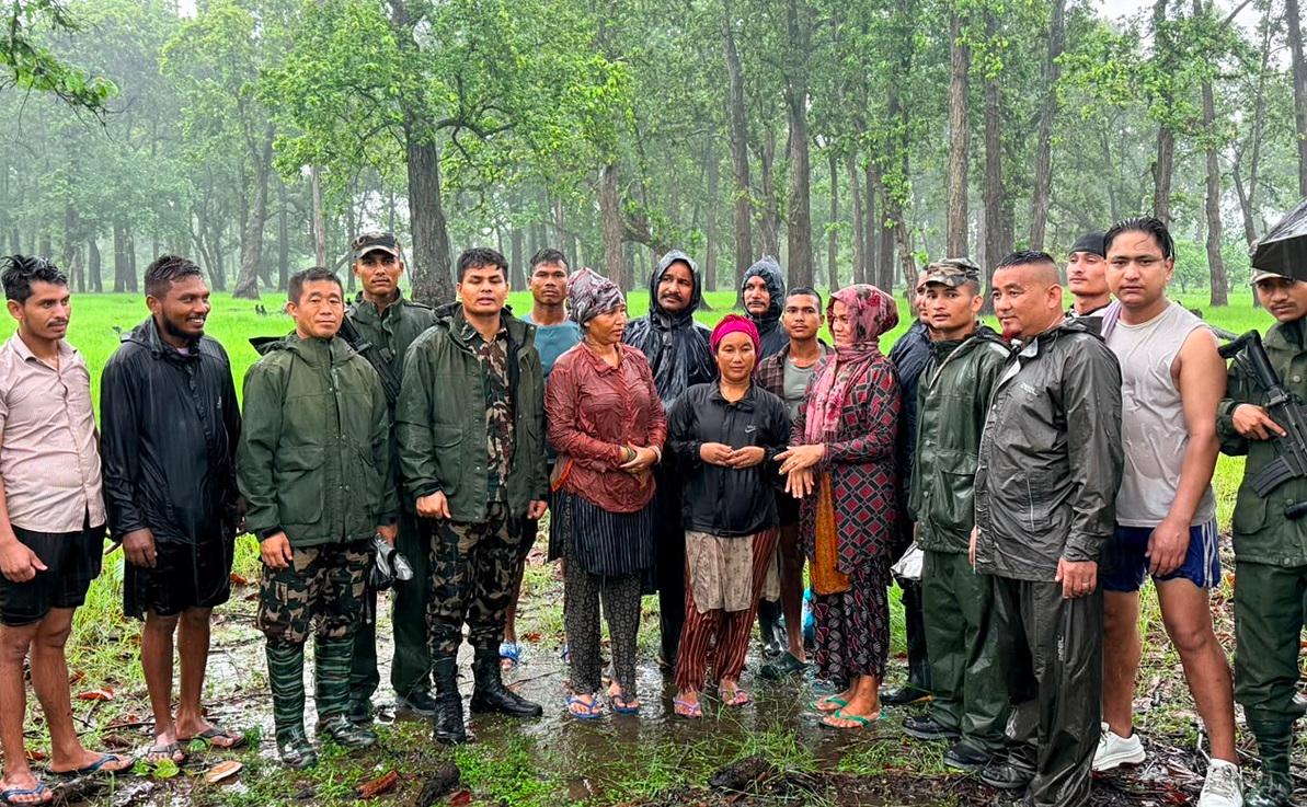 निकुञ्जभित्र च्याउ टिप्न गएका सबै महिलाहरु आए सम्पर्कमा